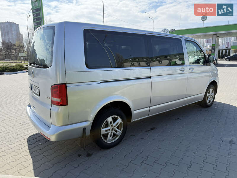 Минивэн Volkswagen Caravelle 2015 в Киеве