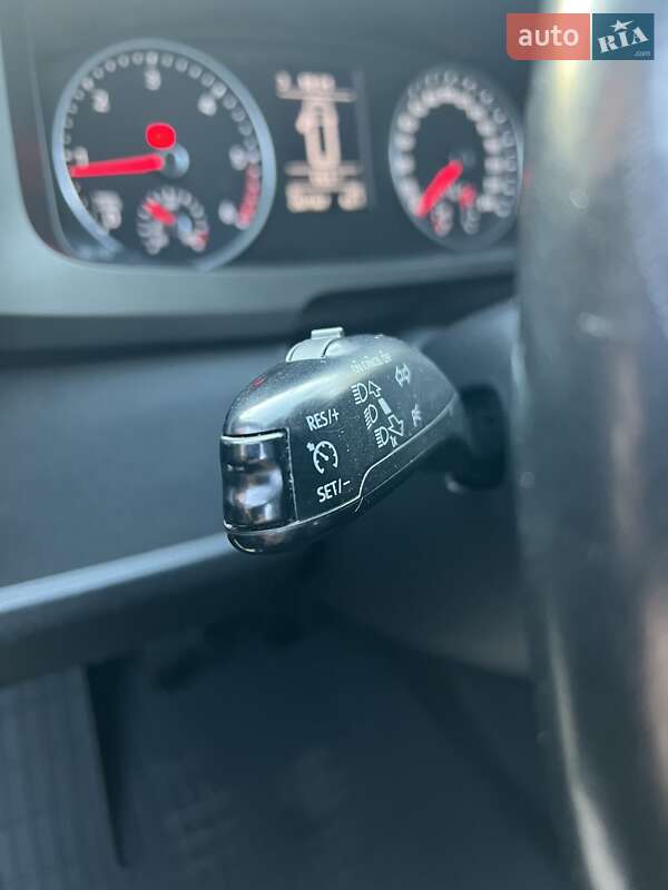 Мінівен Volkswagen Caravelle 2015 в Львові