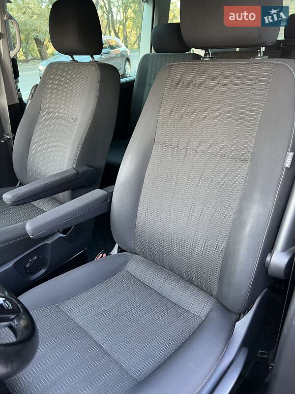 Мінівен Volkswagen Caravelle 2015 в Львові