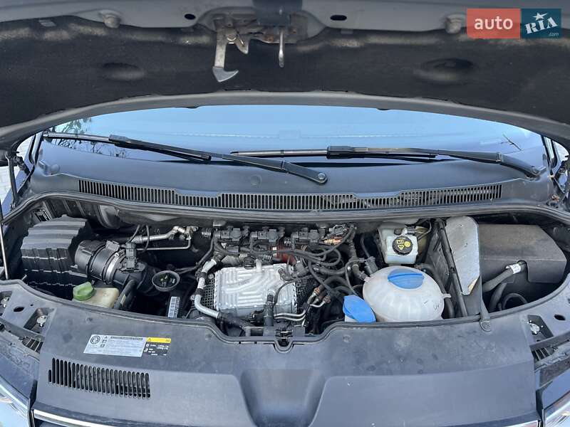 Мінівен Volkswagen Caravelle 2015 в Львові