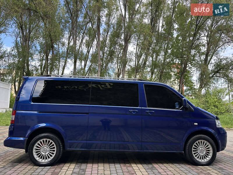 Минивэн Volkswagen Caravelle 2006 в Черновцах