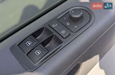 Минивэн Volkswagen Caravelle 2013 в 
