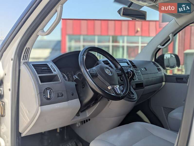 Минивэн Volkswagen Caravelle 2013 в Киеве фото 11 Минивэн Volkswagen Caravelle 2013 в Киеве