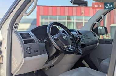 Минивэн Volkswagen Caravelle 2013 в 