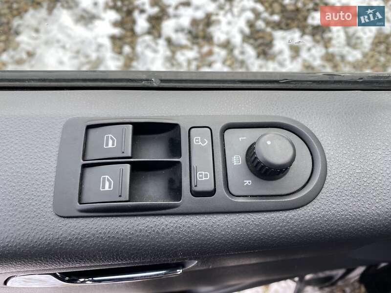 Мінівен Volkswagen Caravelle 2013 в Львові