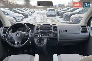 Минивэн Volkswagen Caravelle 2013 в 