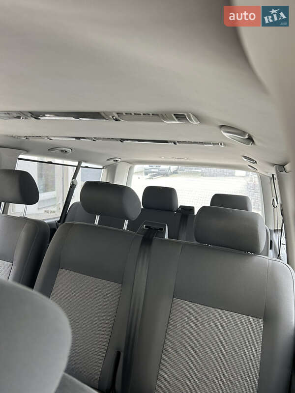Минивэн Volkswagen Caravelle 2012 в Львове