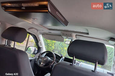 Минивэн Volkswagen Caravelle 2013 в 