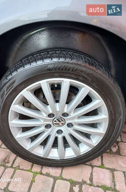 Минивэн Volkswagen Caravelle 2013 в 