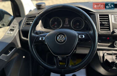 Минивэн Volkswagen Caravelle 2016 в 