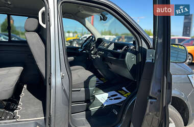 Минивэн Volkswagen Caravelle 2016 в 