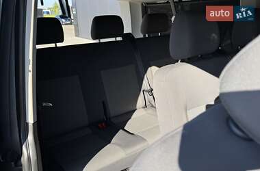 Минивэн Volkswagen Caravelle 2013 в 