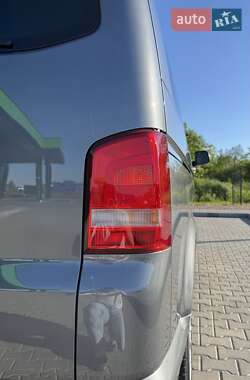 Минивэн Volkswagen Caravelle 2013 в 