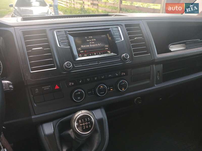 Мінівен Volkswagen Caravelle 2017 в Києві