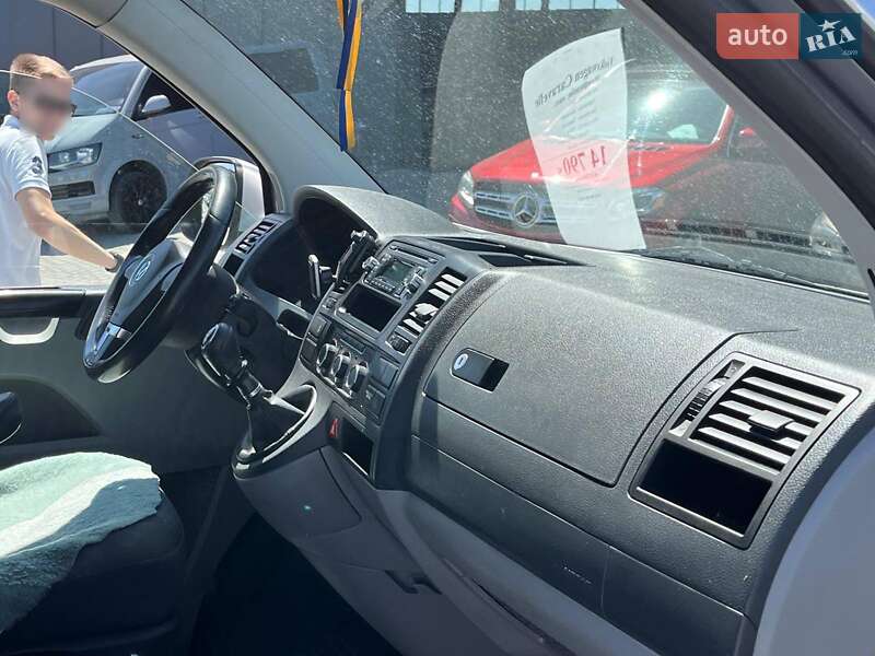 Минивэн Volkswagen Caravelle 2013 в Львове