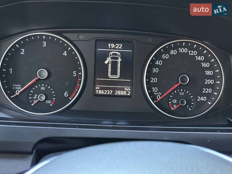 Минивэн Volkswagen Caravelle 2018 в Киеве фото 10 Минивэн Volkswagen Caravelle 2018 в Киеве