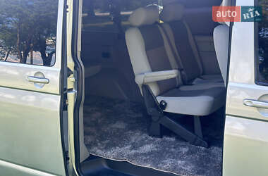 Минивэн Volkswagen Caravelle 2012 в 