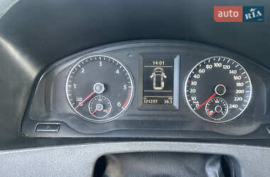 Минивэн Volkswagen Caravelle 2012 в 