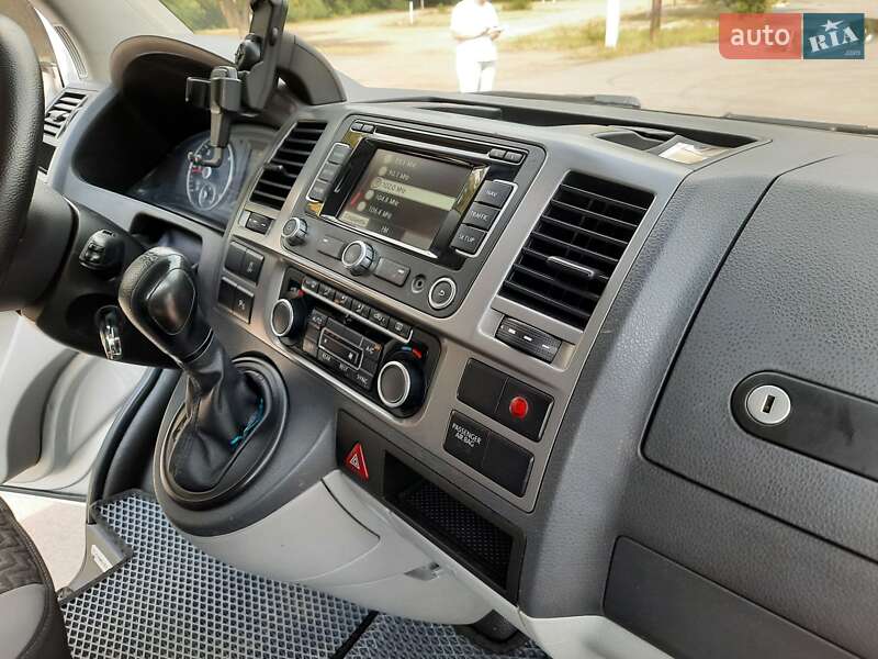 Минивэн Volkswagen Caravelle 2014 в Днепре
