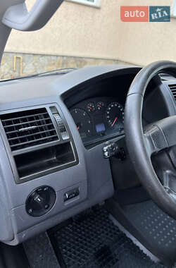 Минивэн Volkswagen Caravelle 2009 в 