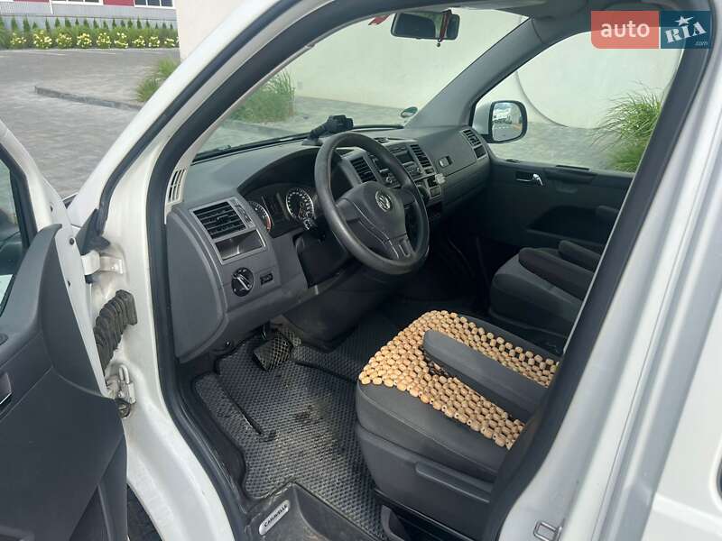 Минивэн Volkswagen Caravelle 2013 в Луцке