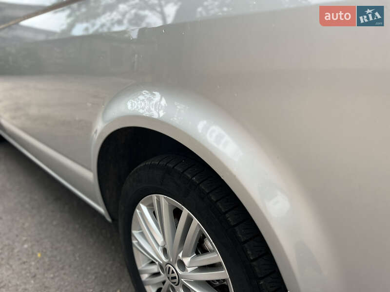 Минивэн Volkswagen Caravelle 2010 в Каменском