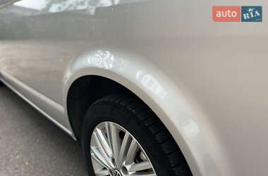 Минивэн Volkswagen Caravelle 2010 в 