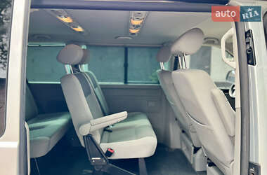 Минивэн Volkswagen Caravelle 2010 в 