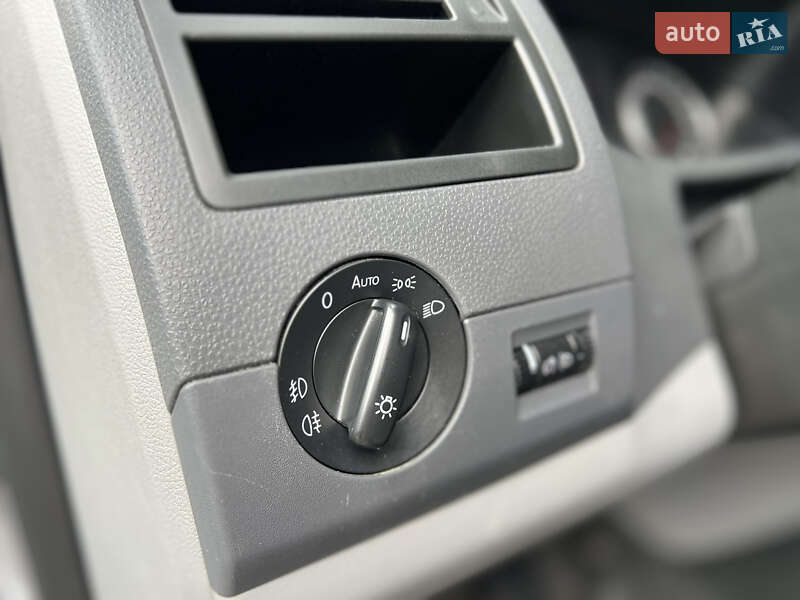 Минивэн Volkswagen Caravelle 2010 в Каменском