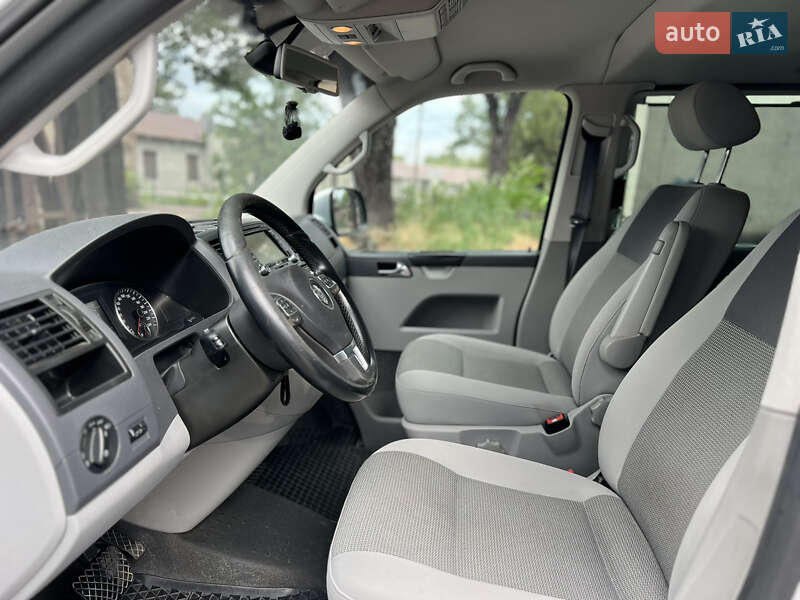 Минивэн Volkswagen Caravelle 2010 в Каменском