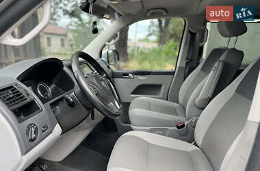 Минивэн Volkswagen Caravelle 2010 в 