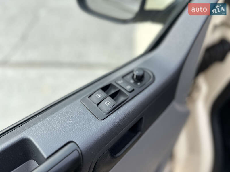 Мінівен Volkswagen Caravelle 2011 в Львові