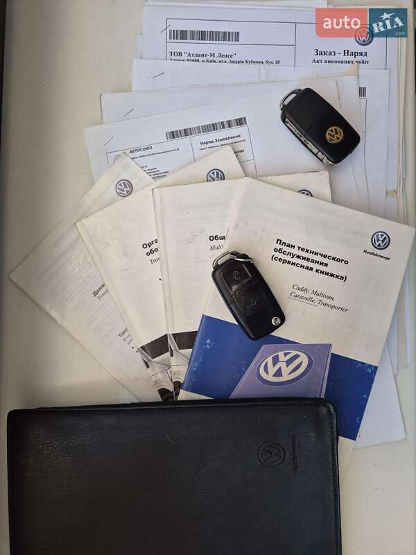 Минивэн Volkswagen Caravelle 2008 в Киеве