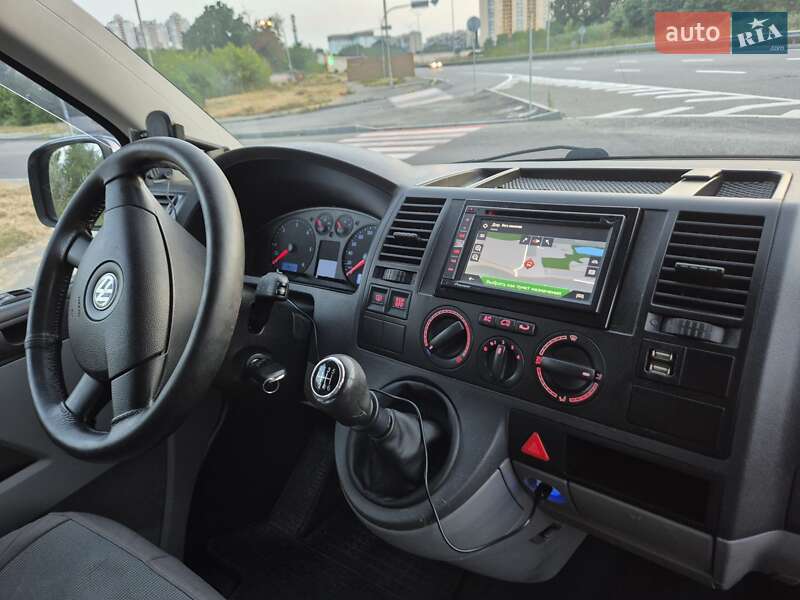 Минивэн Volkswagen Caravelle 2008 в Киеве