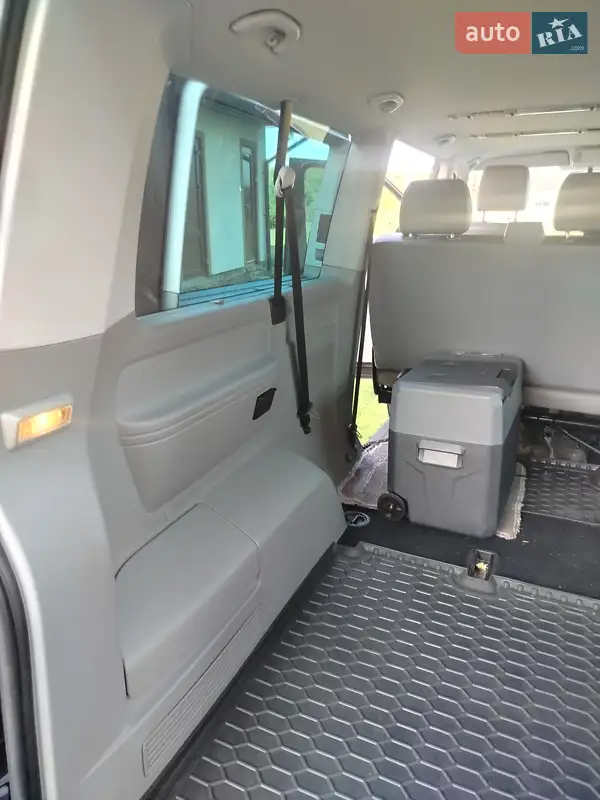 Volkswagen Caravelle
