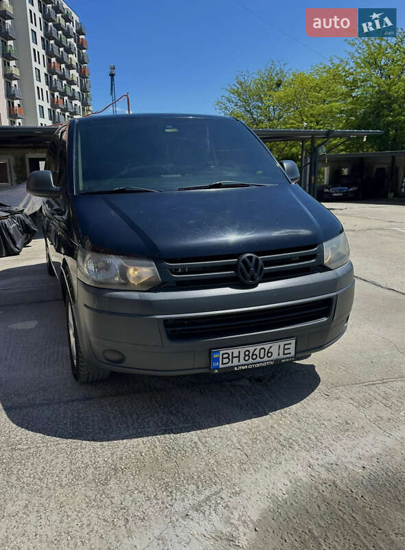 Volkswagen Caravelle 2013