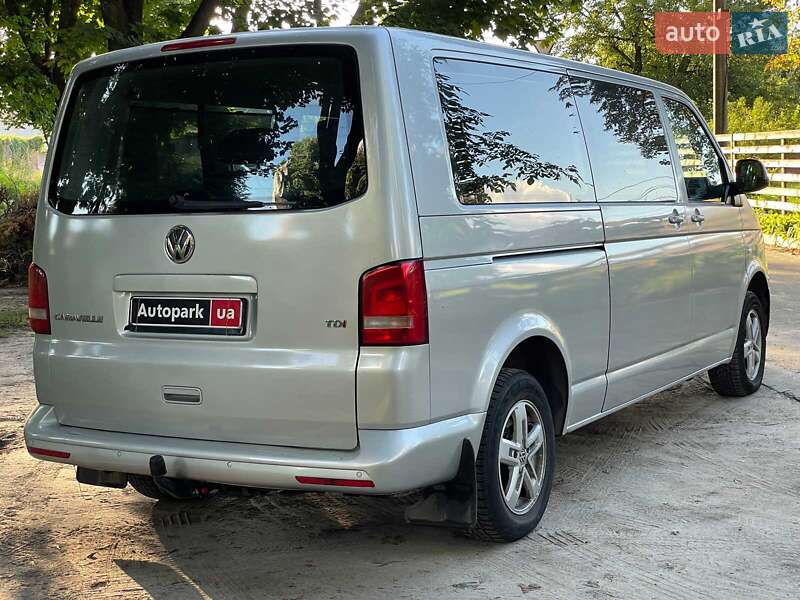 Минивэн Volkswagen Caravelle 2015 в Киеве