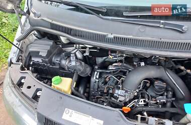 Минивэн Volkswagen Caravelle 2012 в 