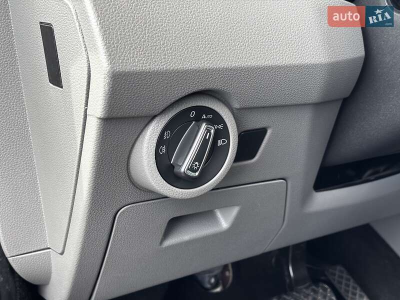 Минивэн Volkswagen Caravelle 2020 в Львове