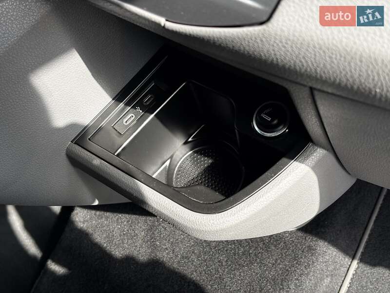 Минивэн Volkswagen Caravelle 2020 в Львове