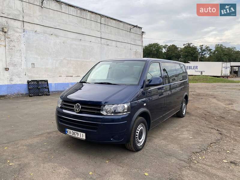 Volkswagen Caravelle 2012