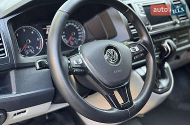 Минивэн Volkswagen Caravelle 2018 в 