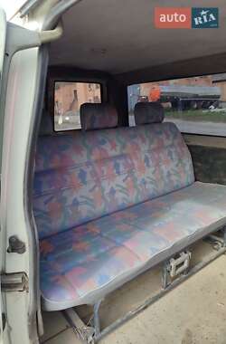 Минивэн Volkswagen Caravelle 2000 в 
