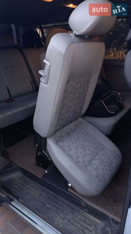 Минивэн Volkswagen Caravelle 2008 в Киеве