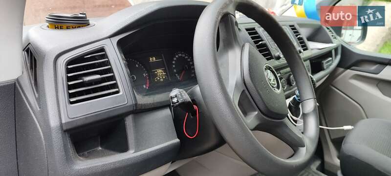 Мінівен Volkswagen Caravelle 2017 в Івано-Франківську