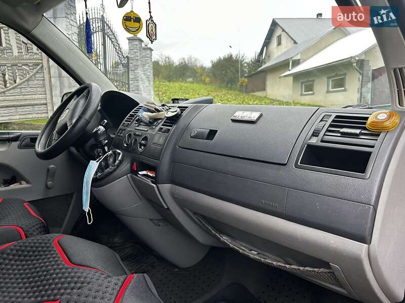 Минивэн Volkswagen Caravelle 2003 в Черновцах