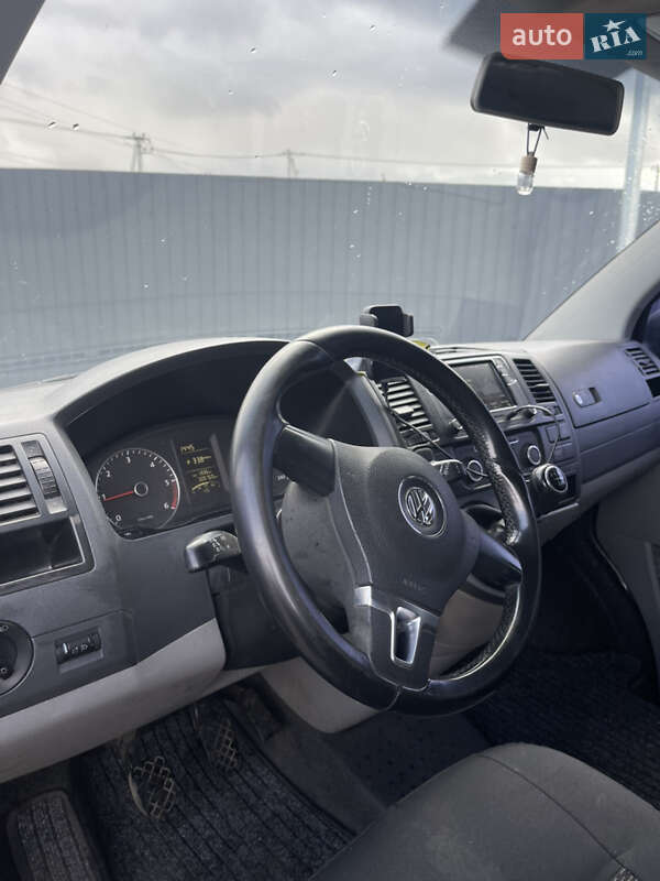 Минивэн Volkswagen Caravelle 2010 в Киеве