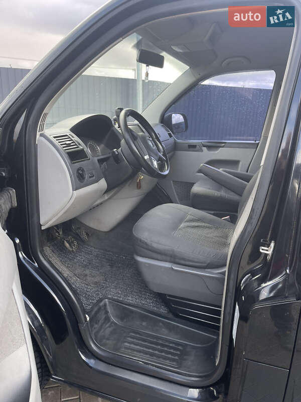 Минивэн Volkswagen Caravelle 2010 в Киеве