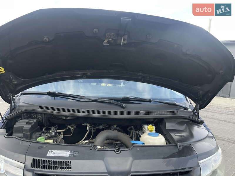 Минивэн Volkswagen Caravelle 2010 в Киеве