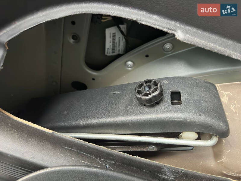 Минивэн Volkswagen Caravelle 2017 в Ужгороде